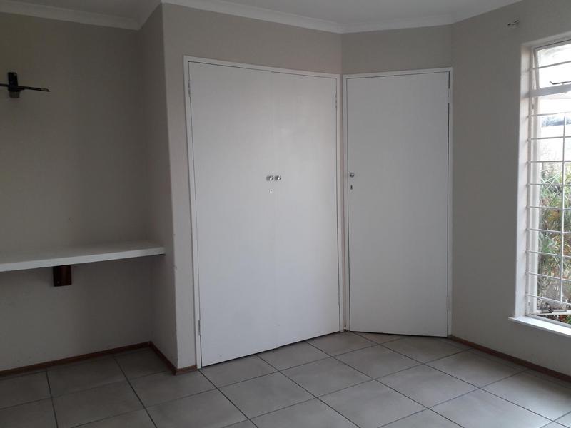 To Let 2 Bedroom Property for Rent in Sonneglans Gauteng