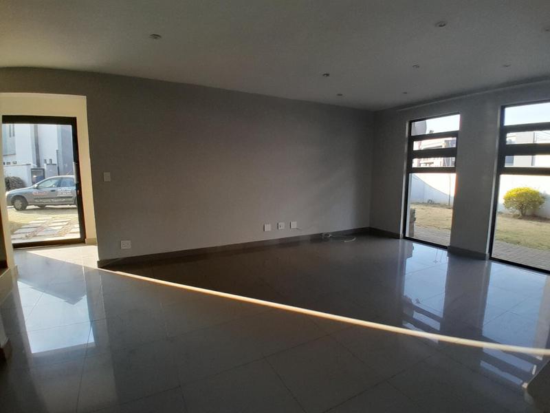 To Let 3 Bedroom Property for Rent in Eldo Lakes Estate Gauteng