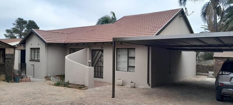 6 Bedroom Property for Sale in Norkem Park Gauteng