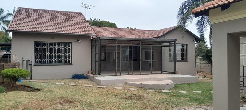 6 Bedroom Property for Sale in Norkem Park Gauteng