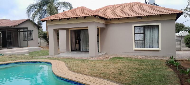 6 Bedroom Property for Sale in Norkem Park Gauteng