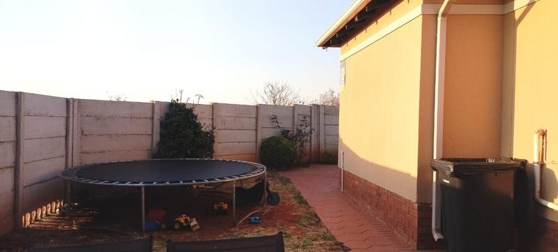 3 Bedroom Property for Sale in Rosslyn Gauteng