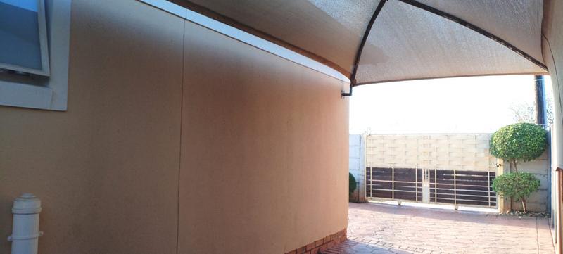 3 Bedroom Property for Sale in Rosslyn Gauteng