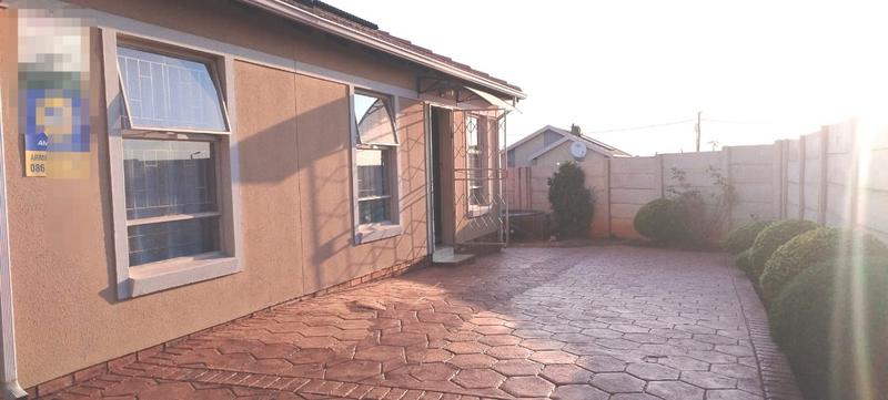 3 Bedroom Property for Sale in Rosslyn Gauteng