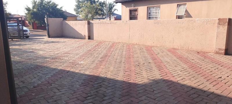 2 Bedroom Property for Sale in The Orchards Gauteng