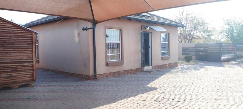 2 Bedroom Property for Sale in The Orchards Gauteng