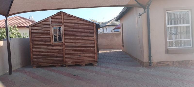 2 Bedroom Property for Sale in The Orchards Gauteng