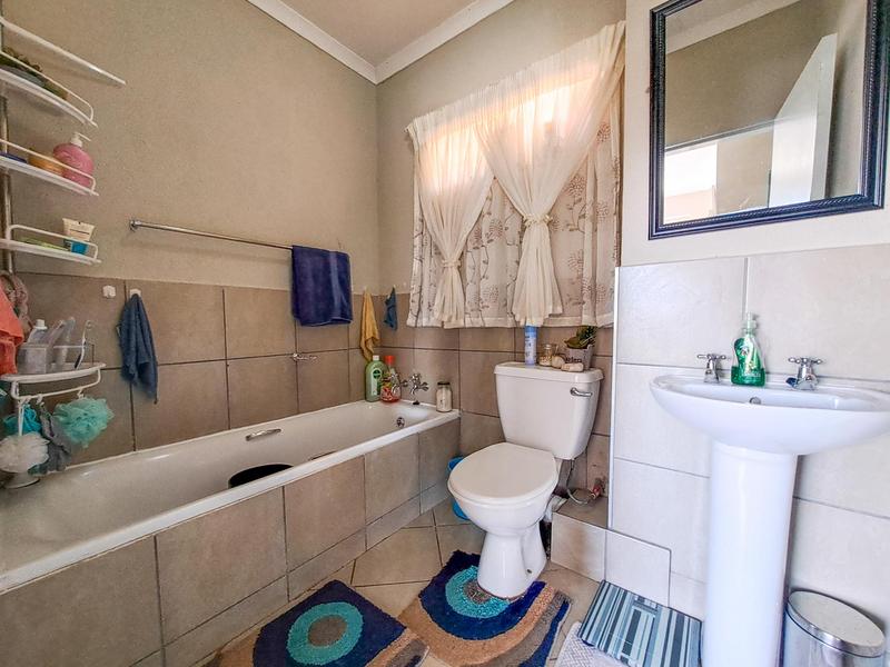 2 Bedroom Property for Sale in Lotus Gardens Gauteng