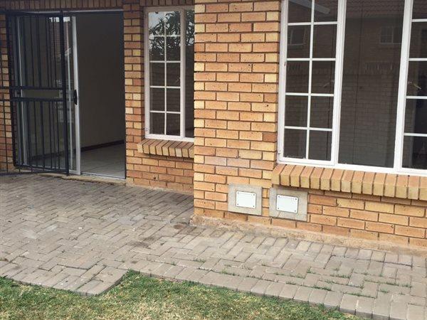 To Let 2 Bedroom Property for Rent in Sinoville Gauteng