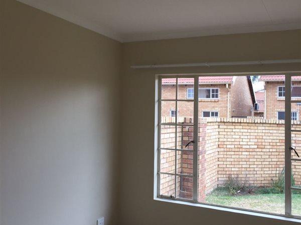 To Let 2 Bedroom Property for Rent in Sinoville Gauteng