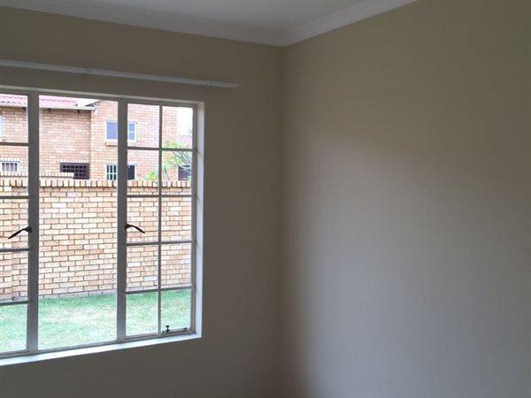 To Let 2 Bedroom Property for Rent in Sinoville Gauteng