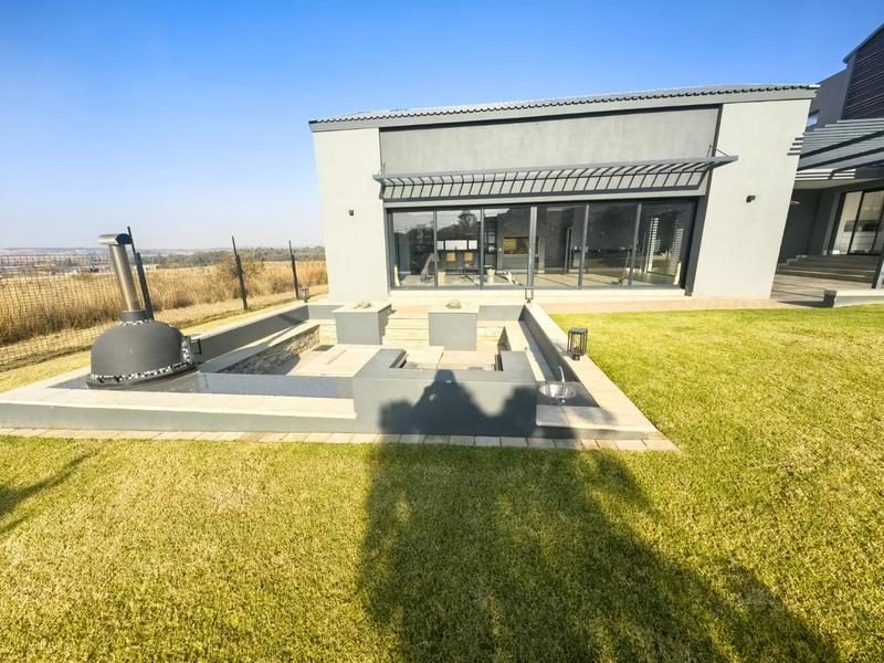 5 Bedroom Property for Sale in Midstream Ridge Gauteng