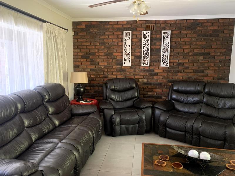 6 Bedroom Property for Sale in Freeway Park Gauteng