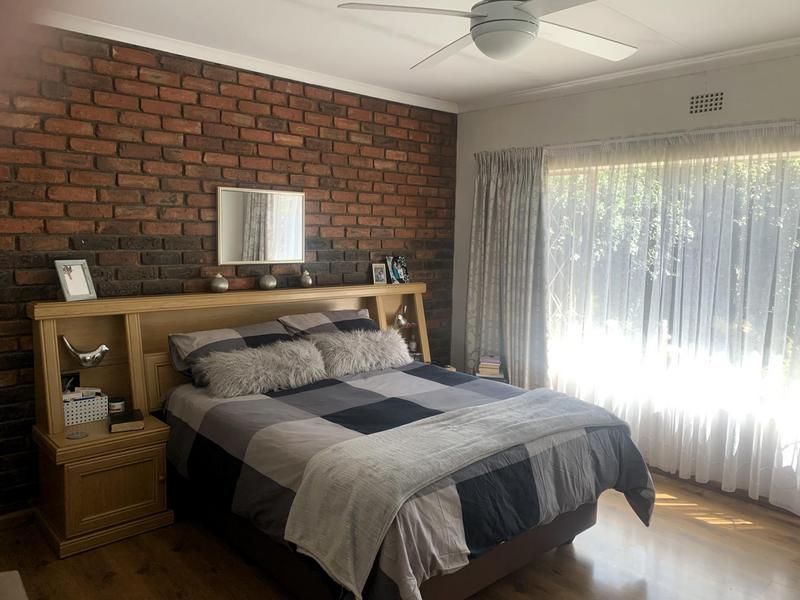 6 Bedroom Property for Sale in Freeway Park Gauteng