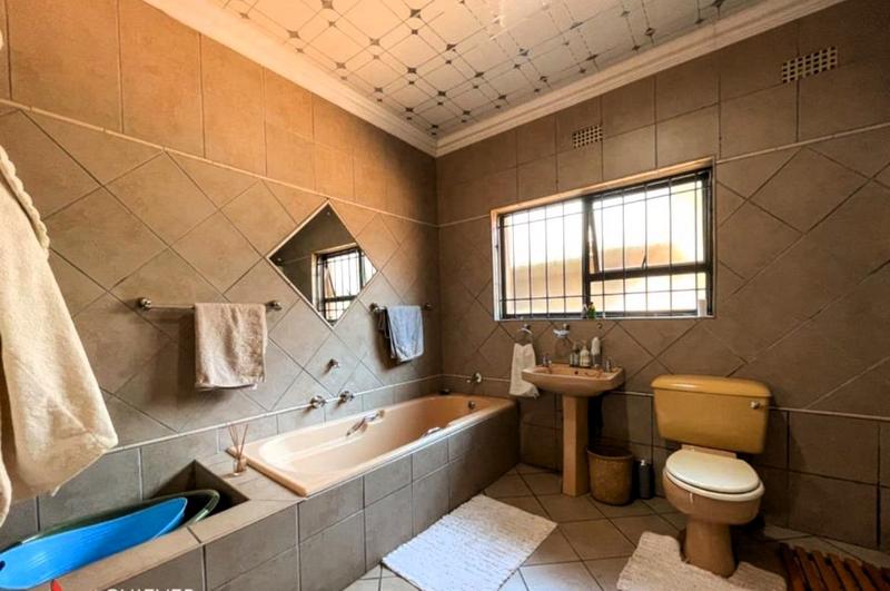 4 Bedroom Property for Sale in Sunward Park Gauteng