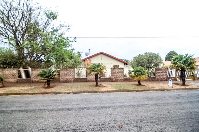 3 Bedroom Property for Sale in Wychwood Gauteng