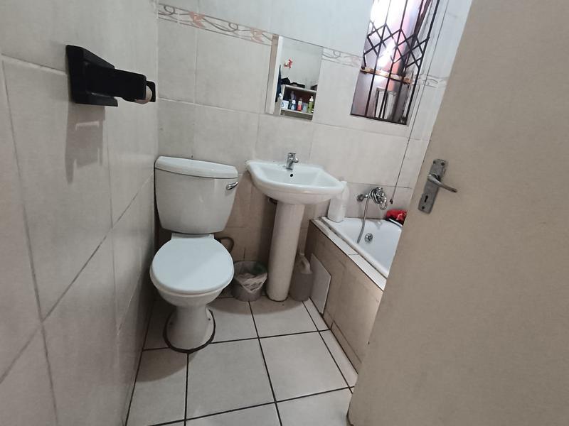 2 Bedroom Property for Sale in Fleurhof Gauteng