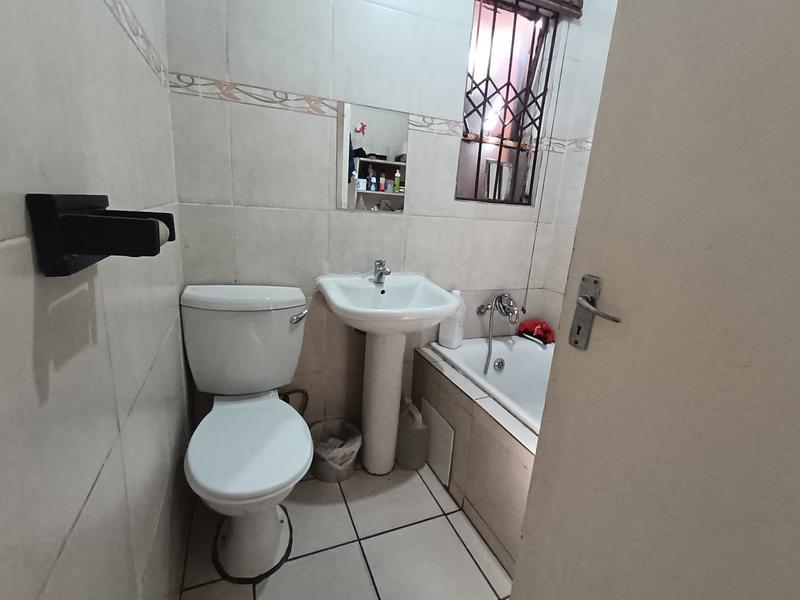 2 Bedroom Property for Sale in Fleurhof Gauteng