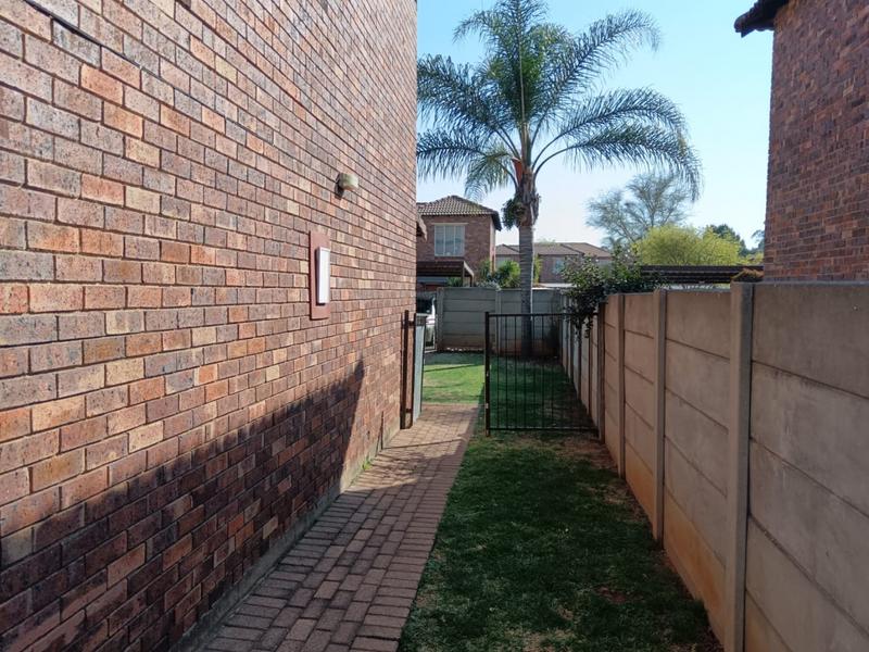 2 Bedroom Property for Sale in Florida Glen Gauteng