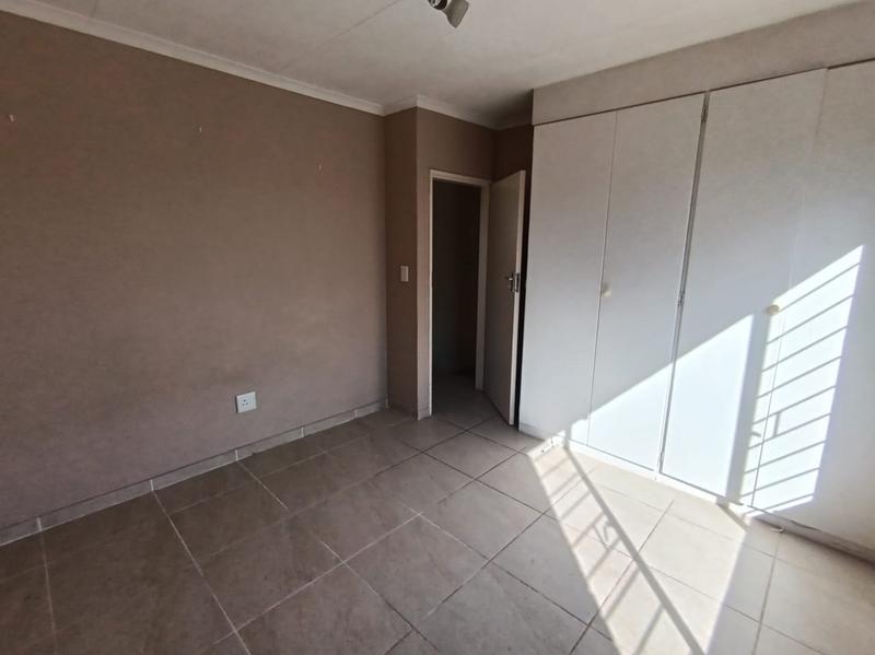 2 Bedroom Property for Sale in Florida Glen Gauteng