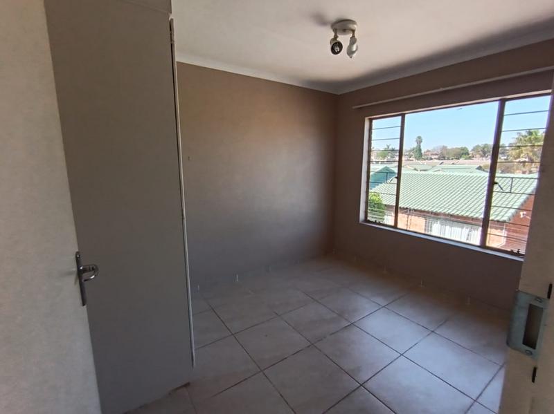 2 Bedroom Property for Sale in Florida Glen Gauteng