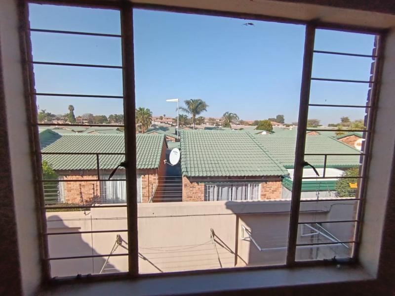 2 Bedroom Property for Sale in Florida Glen Gauteng