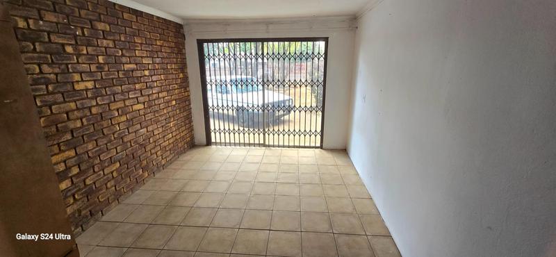 To Let 3 Bedroom Property for Rent in Elspark Gauteng