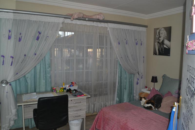 5 Bedroom Property for Sale in Dersley Gauteng