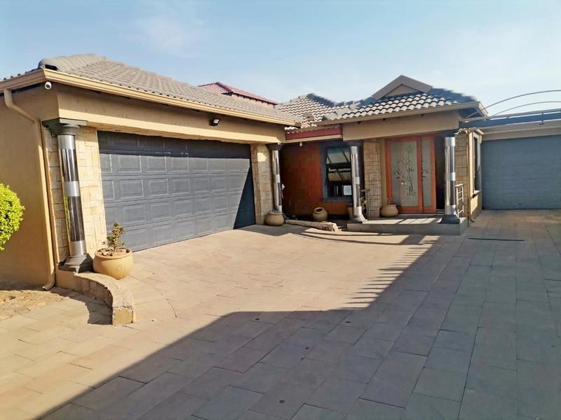 2 Bedroom Property for Sale in Birch Acres Gauteng