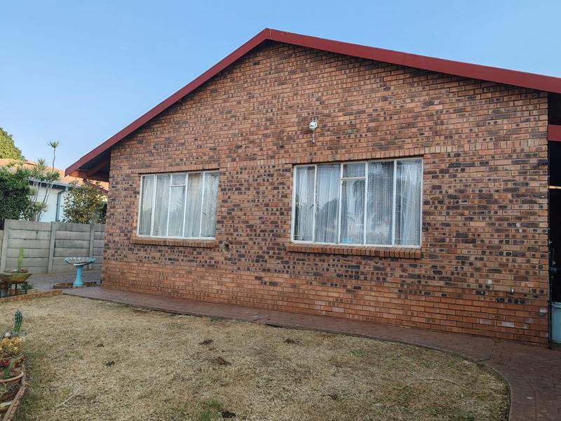 4 Bedroom Property for Sale in Pretoria Gardens Gauteng