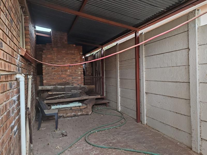 4 Bedroom Property for Sale in Pretoria Gardens Gauteng