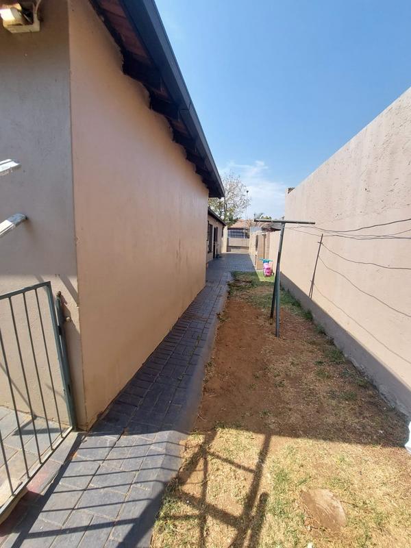 4 Bedroom Property for Sale in Philip Nel Park Gauteng