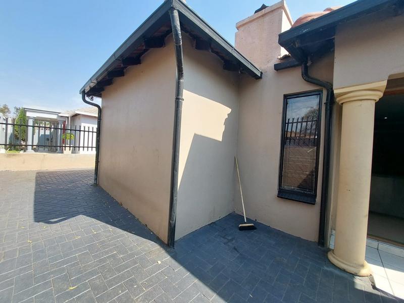 4 Bedroom Property for Sale in Philip Nel Park Gauteng