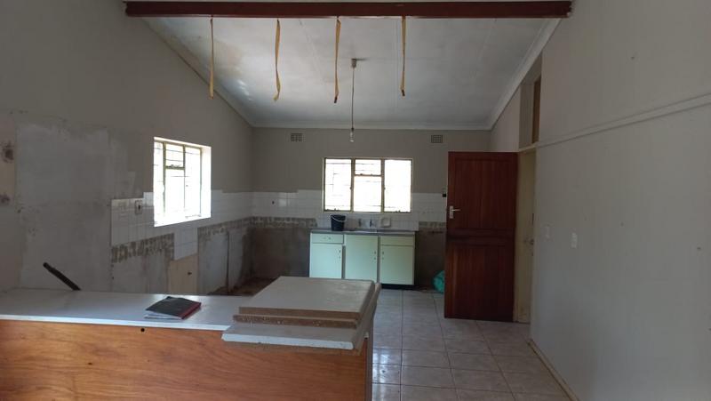 Commercial Property for Sale in Magaliesmoot AH Gauteng