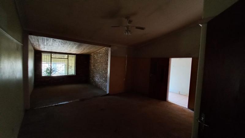 Commercial Property for Sale in Magaliesmoot AH Gauteng