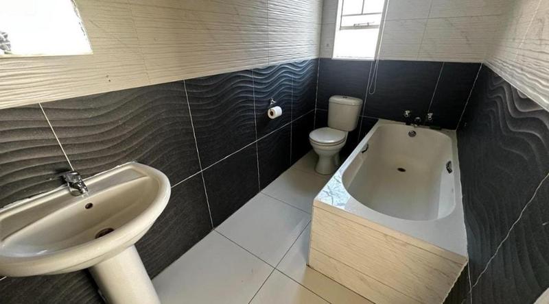 3 Bedroom Property for Sale in Halfway House Gauteng