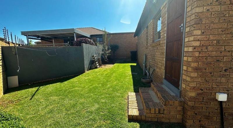 3 Bedroom Property for Sale in Halfway House Gauteng