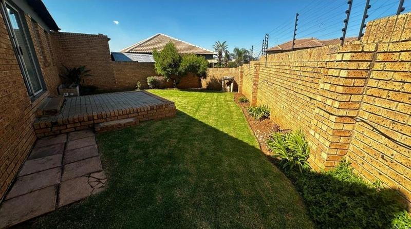 3 Bedroom Property for Sale in Halfway House Gauteng