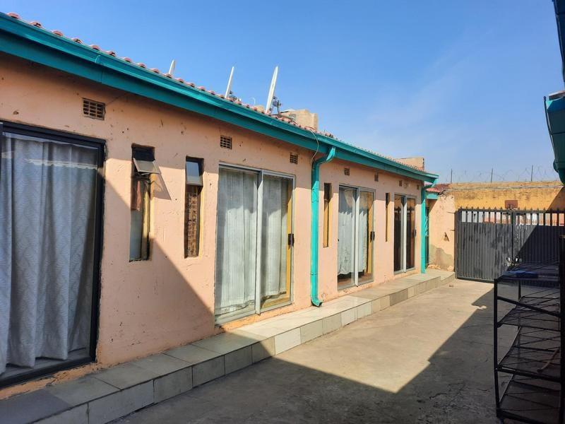 9 Bedroom Property for Sale in Sharpeville Gauteng