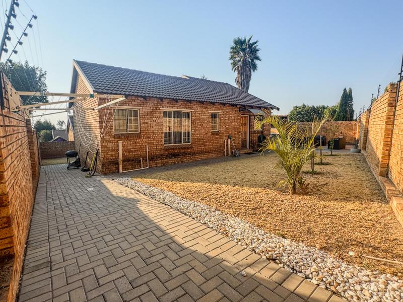 3 Bedroom Property for Sale in Wilgeheuwel Gauteng