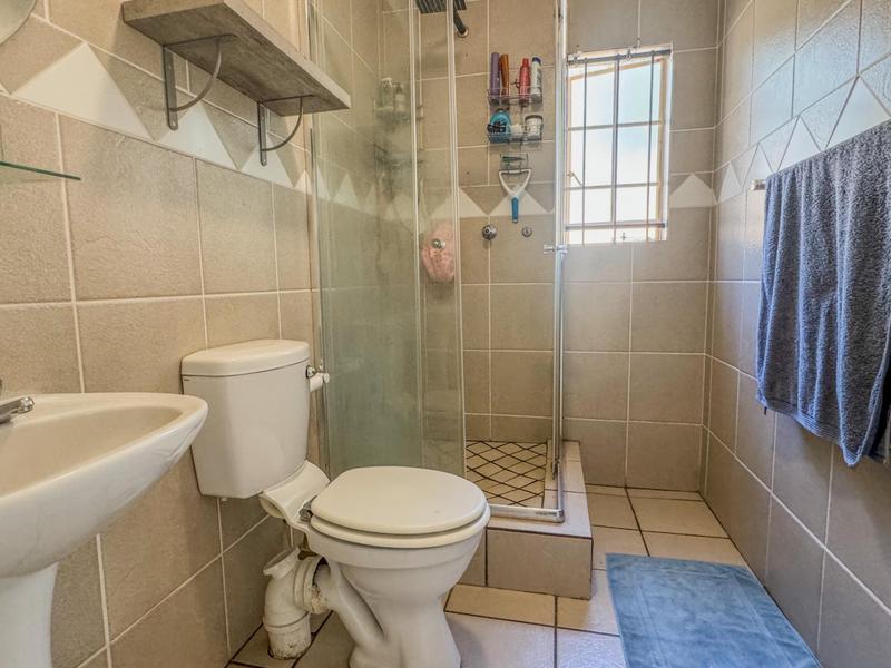 3 Bedroom Property for Sale in Wilgeheuwel Gauteng