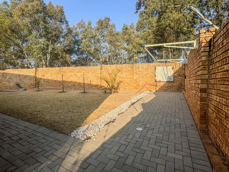 3 Bedroom Property for Sale in Wilgeheuwel Gauteng