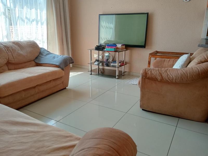 2 Bedroom Property for Sale in Wilgeheuwel Gauteng