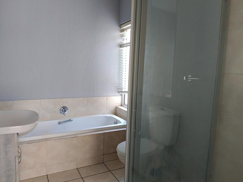 2 Bedroom Property for Sale in Broadacres Gauteng