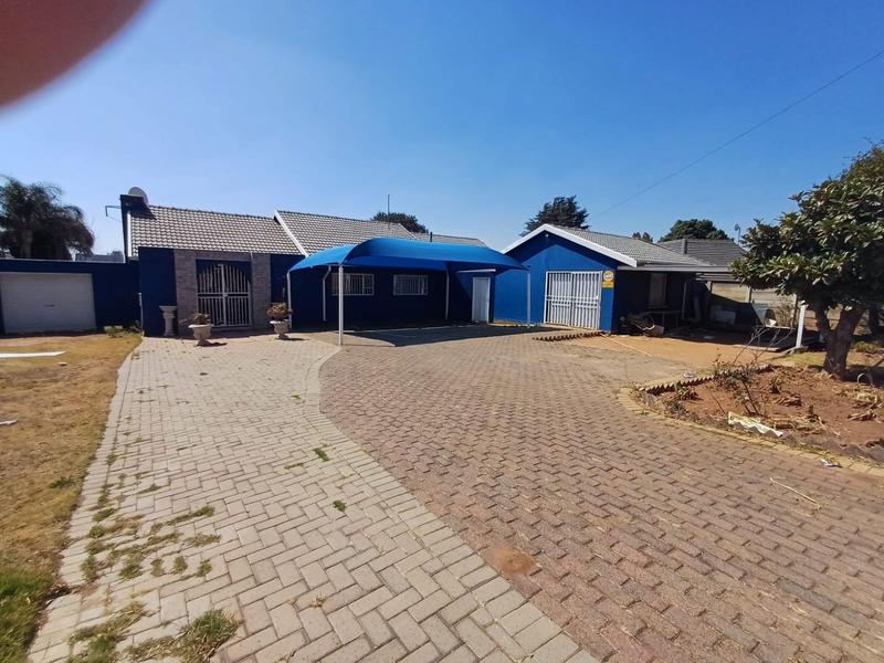 3 Bedroom Property for Sale in Horison Gauteng