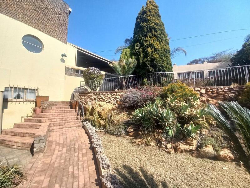 5 Bedroom Property for Sale in Kenmare Gauteng