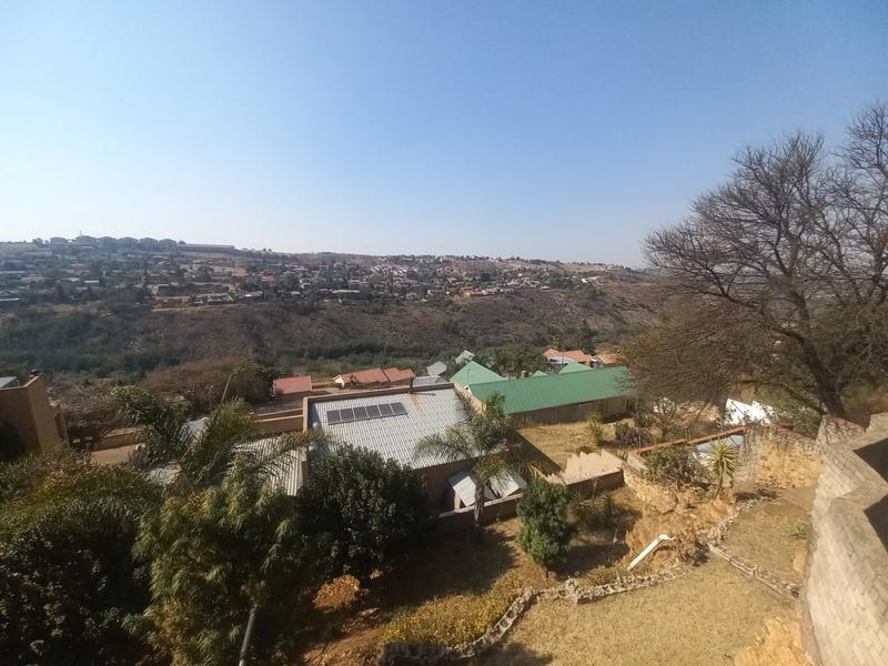 5 Bedroom Property for Sale in Kenmare Gauteng