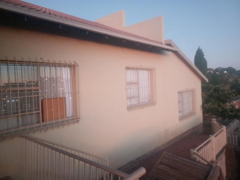 5 Bedroom Property for Sale in Kenmare Gauteng