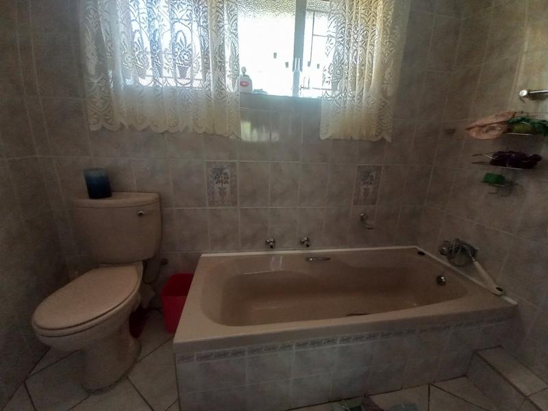 5 Bedroom Property for Sale in Kenmare Gauteng