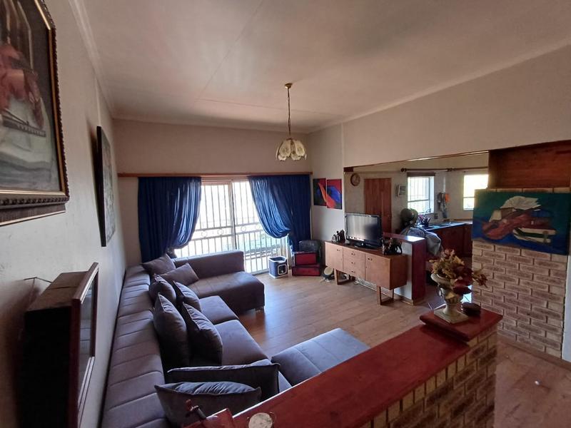 5 Bedroom Property for Sale in Kenmare Gauteng